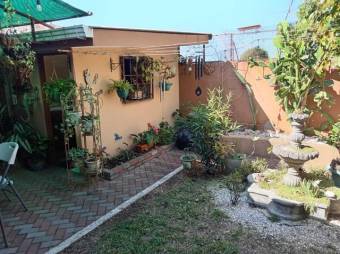 Se vende espaciosa casa con patio en Santa Lucia de Barva 24-1354 Se vende espaciosa casa con patio en Santa Lucia de Barva 24-1354