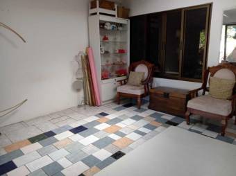 Se vende espaciosa casa con patio en Santa Lucia de Barva 24-1354 Se vende espaciosa casa con patio en Santa Lucia de Barva 24-1354