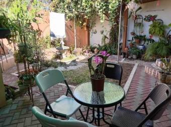 Se vende espaciosa casa con patio en Santa Lucia de Barva 24-1354 Se vende espaciosa casa con patio en Santa Lucia de Barva 24-1354