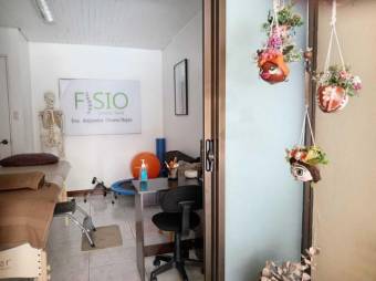 Se vende espaciosa casa con patio en Santa Lucia de Barva 24-1354 Se vende espaciosa casa con patio en Santa Lucia de Barva 24-1354