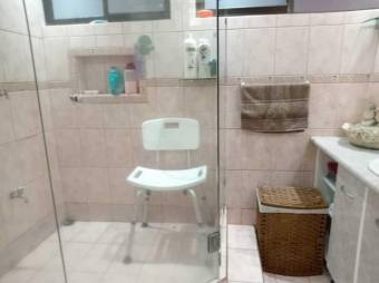 Se vende espaciosa casa con patio en Santa Lucia de Barva 24-1354 Se vende espaciosa casa con patio en Santa Lucia de Barva 24-1354