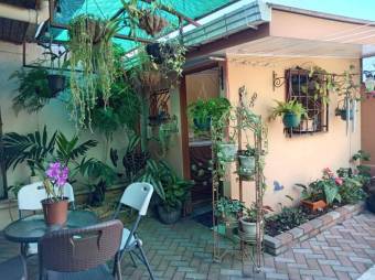 Se vende espaciosa casa con patio en Santa Lucia de Barva 24-1354 Se vende espaciosa casa con patio en Santa Lucia de Barva 24-1354