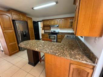 Se vende espaciosa casa con terraza en San Antonio de Belén 25-1028 Se vende espaciosa casa con terraza en San Antonio de Belén 25-1028