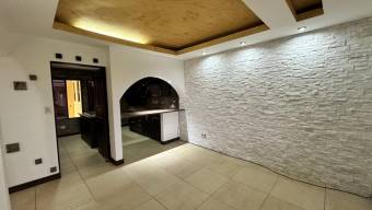 Se vende moderna casa con piscina en San Antonio de Belén 24-1669 Se vende moderna casa con piscina en San Antonio de Belén 24-1669