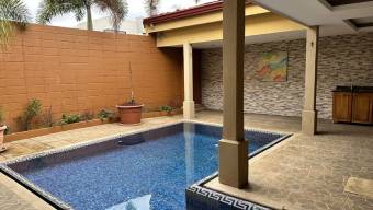 Se vende moderna casa con piscina en San Antonio de Belén 24-1669 Se vende moderna casa con piscina en San Antonio de Belén 24-1669