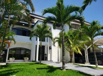 ESPECTACULAR CASA RIO ORO, PIEDADES, SANTA ANA  MP 26-136