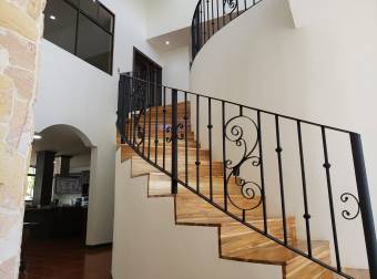 ESPECTACULAR CASA RIO ORO, PIEDADES, SANTA ANA  MP 26-136