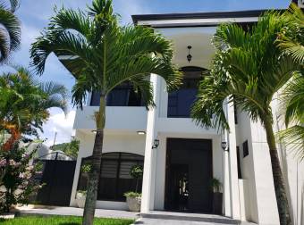 ESPECTACULAR CASA RIO ORO, PIEDADES, SANTA ANA  MP 26-136