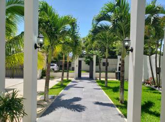 ESPECTACULAR CASA RIO ORO, PIEDADES, SANTA ANA  MP 26-136