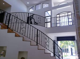 ESPECTACULAR CASA RIO ORO, PIEDADES, SANTA ANA  MP 26-136