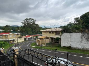 Se vende moderna y espaciosa casa en condominio de Curridabat 25-512