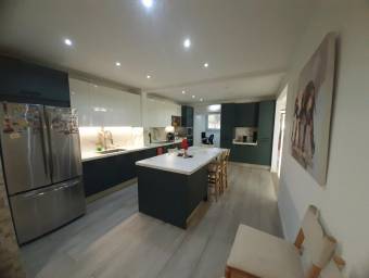 OPORTUNIDAD AMPLIA CASA  Santa Ana, Pereira MP 25-114