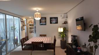 Se vende moderna casa con patio en condominio de Curridabat 25-1765