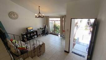 Se vende moderna casa con patio en Lomas de Ayarco Sur 25-1556 Se vende moderna casa con patio en Lomas de Ayarco Sur 25-1556