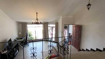 Se vende moderna casa con patio en Lomas de Ayarco Sur 25-1556 Se vende moderna casa con patio en Lomas de Ayarco Sur 25-1556