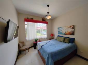 Se vende espaciosa casa con patio en condominio de Granadilla 25-251 Se vende espaciosa casa con patio en condominio de Granadilla 25-251