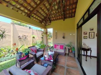 Se vende espaciosa casa con patio en condominio de Granadilla 25-251 Se vende espaciosa casa con patio en condominio de Granadilla 25-251