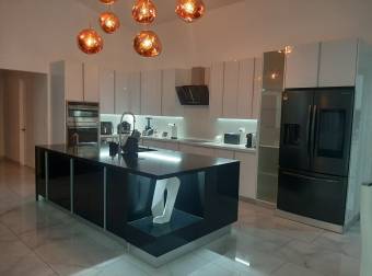 CASA VENTA ESCAZU, SAN MIGUEL MP 26-175 CASA VENTA ESCAZU, SAN MIGUEL MP 26-175