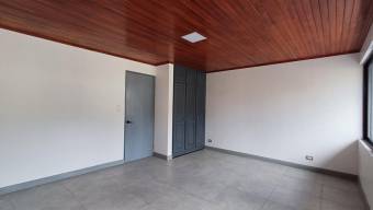 Se vende moderna casa con patio en Freses de Curridabat 25-1475 Se vende moderna casa con patio en Freses de Curridabat 25-1475