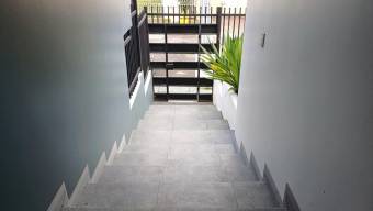 Se vende moderna casa con patio en Freses de Curridabat 25-1475 Se vende moderna casa con patio en Freses de Curridabat 25-1475