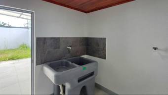 Se vende moderna casa con patio en Freses de Curridabat 25-1475 Se vende moderna casa con patio en Freses de Curridabat 25-1475