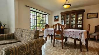 Se vende moderna casa con amplio patio en Granadilla Curridabat 25-1953 Se vende moderna casa con amplio patio en Granadilla Curridabat 25-1953