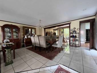 Se vende moderna casa con terraza en Sánchez de Curridabat 24-536