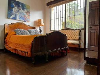 Se vende moderna casa con terraza en Sánchez de Curridabat 24-536