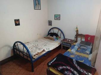 Se vende espaciosa casa con 970m2 de lote en  Lomas de Ayarco 25-1167