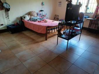 Se vende espaciosa casa con 970m2 de lote en  Lomas de Ayarco 25-1167