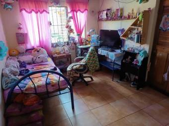 Se vende espaciosa casa con 970m2 de lote en  Lomas de Ayarco 25-1167