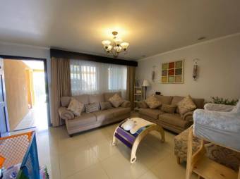 Se vende espaciosa casa con patio en condominio de Desamparados 23-1274 Se vende espaciosa casa con patio en condominio de Desamparados 23-1274