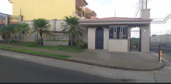 Se vende espaciosa casa con patio en condominio de Desamparados 23-1274 Se vende espaciosa casa con patio en condominio de Desamparados 23-1274