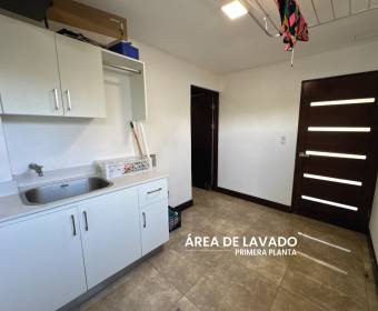 House for sale in Hacienda Espavel gated community