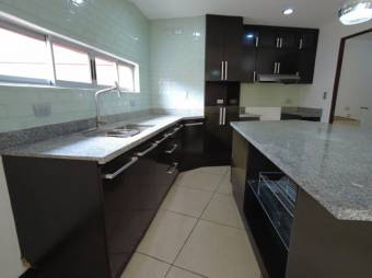 Se vende espaciosa casa con patio en Gravillas de Desamparados 25-553 Se vende espaciosa casa con patio en Gravillas de Desamparados 25-553