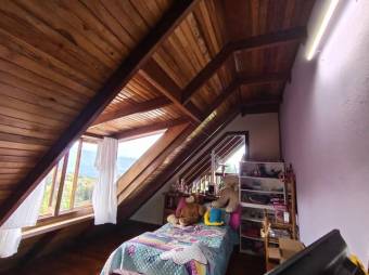 Se venden 2 casas con amplio lote de 1200m2 en San Miguel Desamparados 25-1620