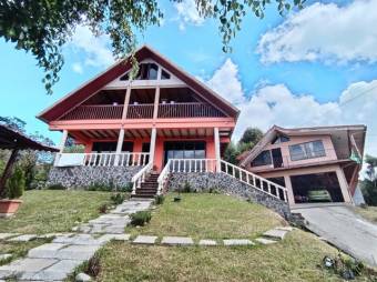 Se venden 2 casas con amplio lote de 1200m2 en San Miguel Desamparados 25-1620