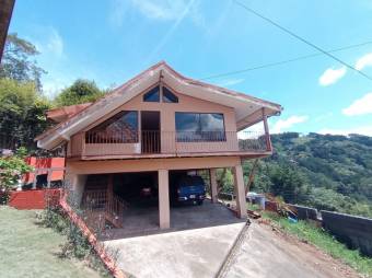 Se venden 2 casas con amplio lote de 1200m2 en San Miguel Desamparados 25-1620