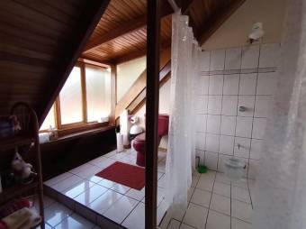 Se venden 2 casas con amplio lote de 1200m2 en San Miguel Desamparados 25-1620