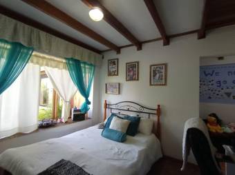 Se venden 2 casas con amplio lote de 1200m2 en San Miguel Desamparados 25-1620