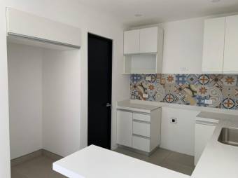 Se vende moderna casa con patio y terraza en San Antonio Escazú 25-142 Se vende moderna casa con patio y terraza en San Antonio Escazú 25-142