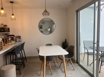 Se vende moderna casa con patio en condominio de San Antonio Escazú 25-1940 Se vende moderna casa con patio en condominio de San Antonio Escazú 25-1940