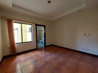 Se vende espaciosa casa con amplio lote en Escazú Centro 25-1807 Se vende espaciosa casa con amplio lote en Escazú Centro 25-1807