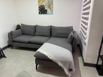 Se alquila moderno apartamento amoblado en La Aurora Heredia 26-163