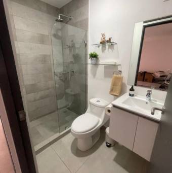 Se alquila moderno apartamento amoblado en La Aurora Heredia 26-163