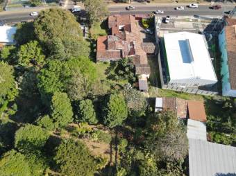 Se vende lote de 3,177m2 con uso mixto en Santa Rosa Heredia 24-404