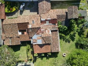 Se vende lote de 3,177m2 con uso mixto en Santa Rosa Heredia 24-404