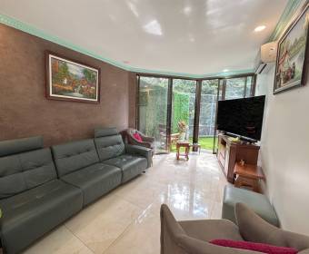 House for sale in a condominium in Santa Ana, San José.