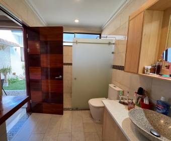 House for sale in a condominium in Santa Ana, San José.