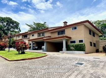 Escazu casa en venta $360.000 /modernos acabados, remodelada